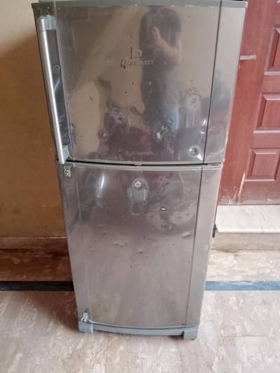 Fridge in Working Condition.