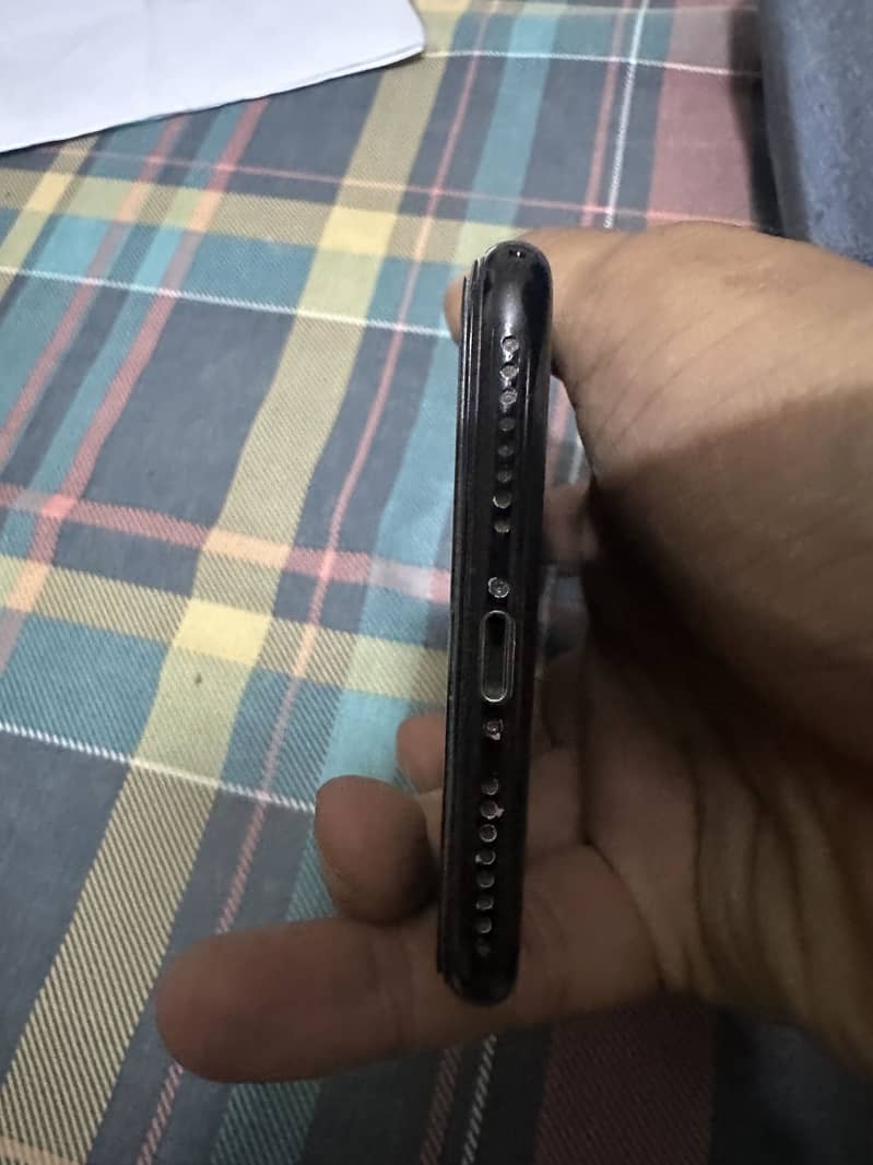 Apple iPhone 7 Plus 2