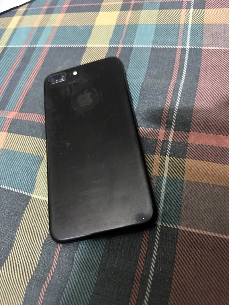 Apple iPhone 7 Plus 6