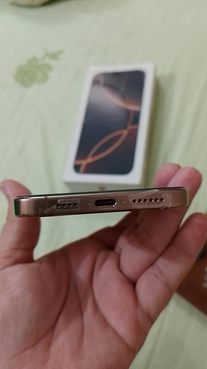 iPhone 16 Pro Max 3