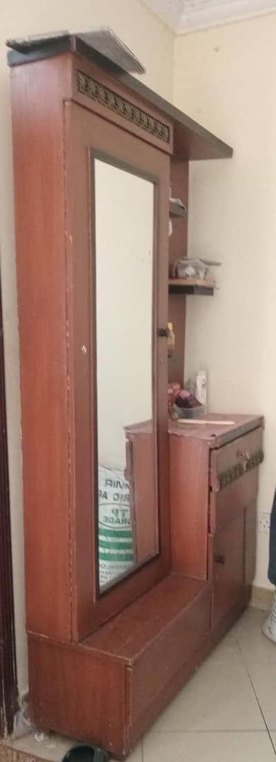 Dressing table