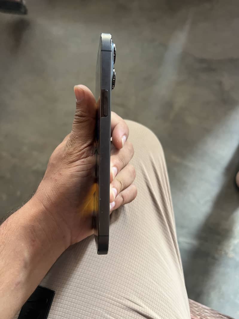 Apple iPhone 13 Pro Max 1