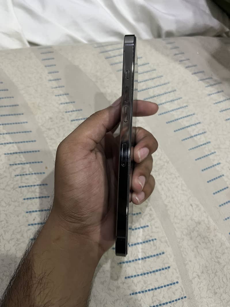 iPhone 12 Pro Max 3