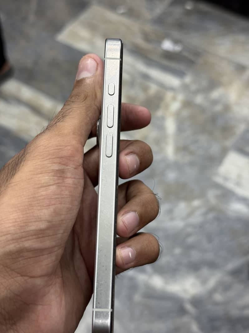 Apple iPhone 15 Pro 0