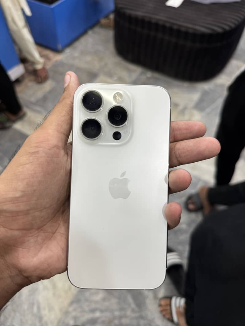 Apple iPhone 15 Pro 2