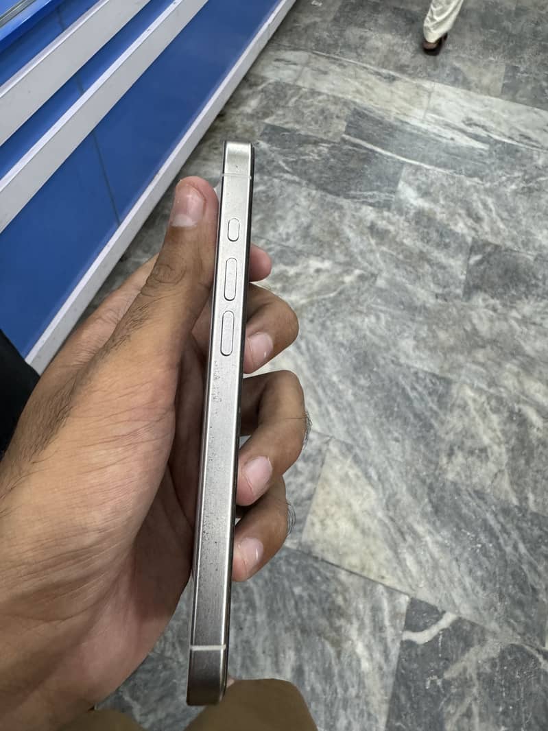 Apple iPhone 15 Pro 7