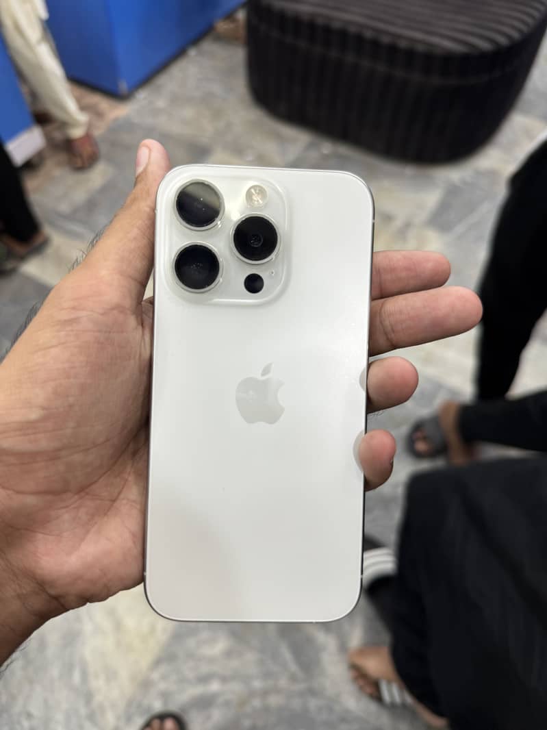 Apple iPhone 15 Pro 8