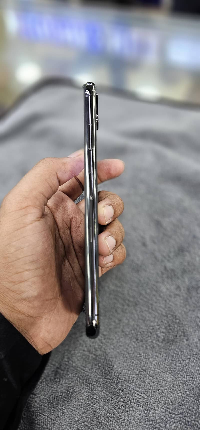 Apple iPhone XS Max 1