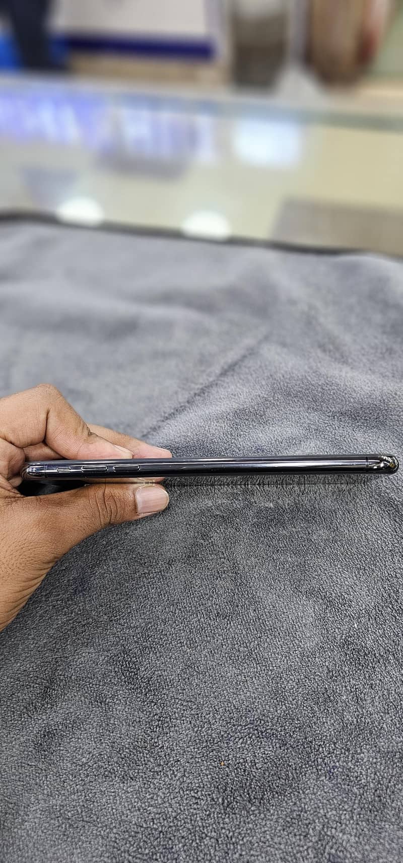 Apple iPhone XS Max 4