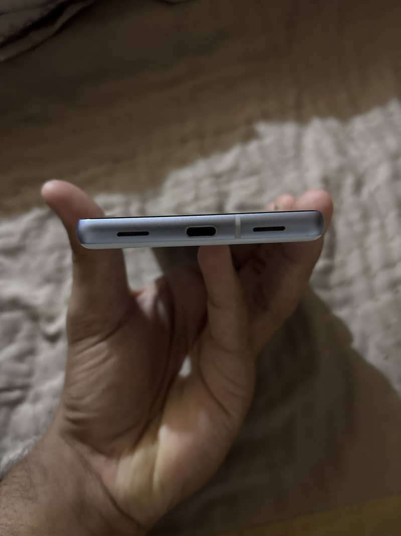 Google Pixel 7a 4