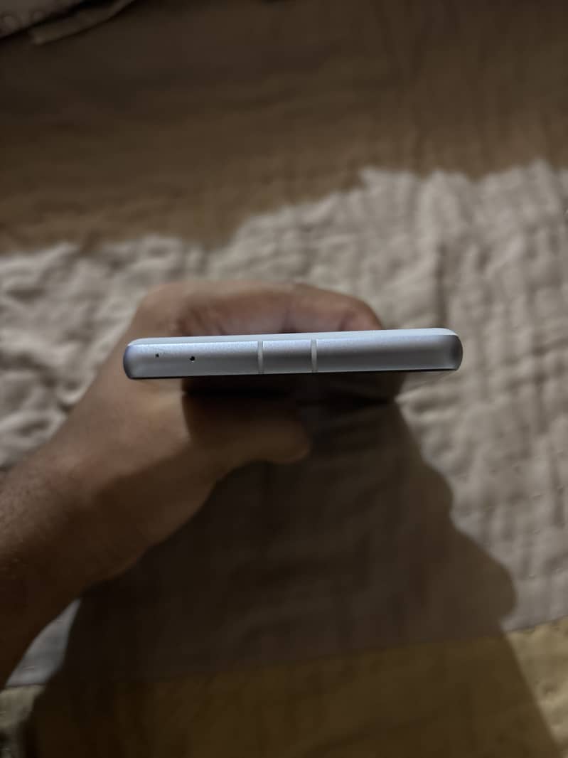 Google Pixel 7a 5