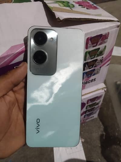 Vivo Y18