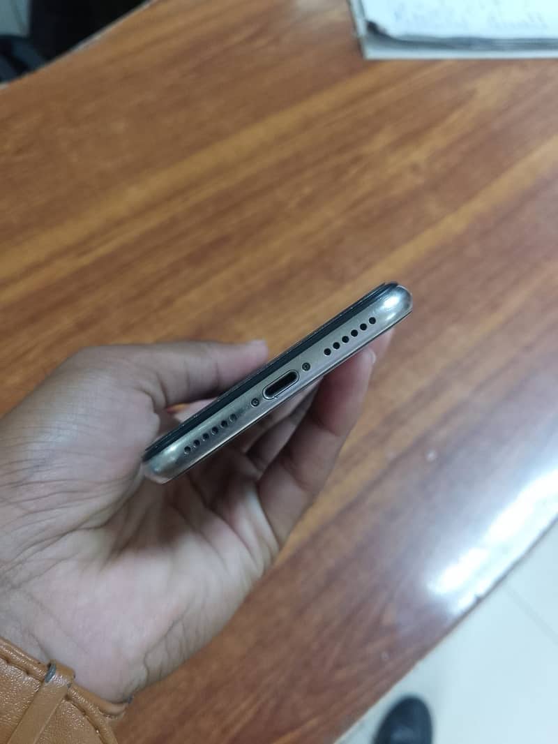Apple iPhone X 3
