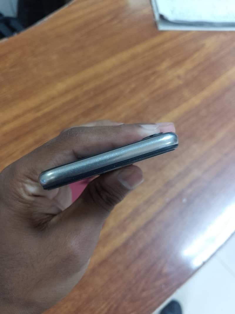 Apple iPhone X 6