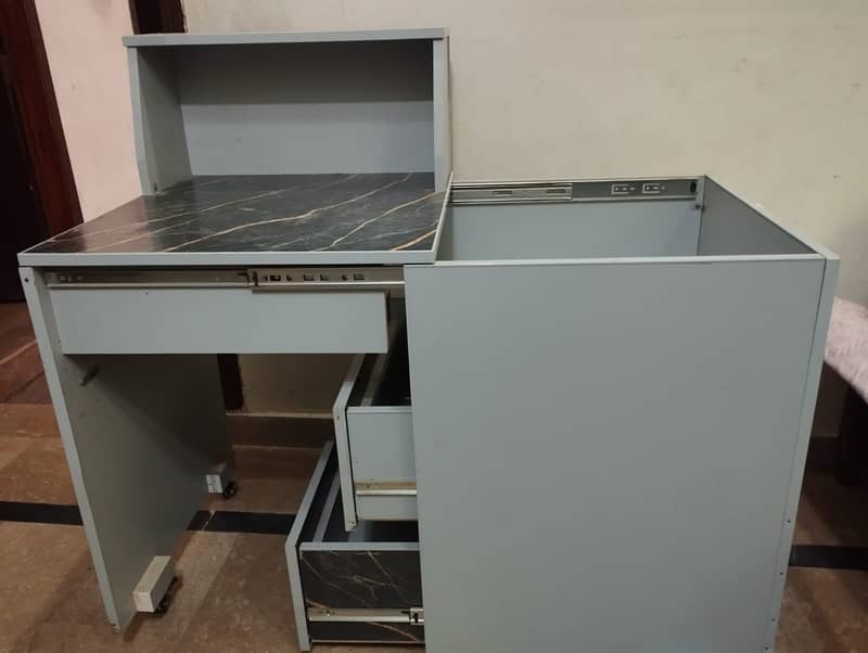 Modern Space-Saving Study Table / Work Desk 2