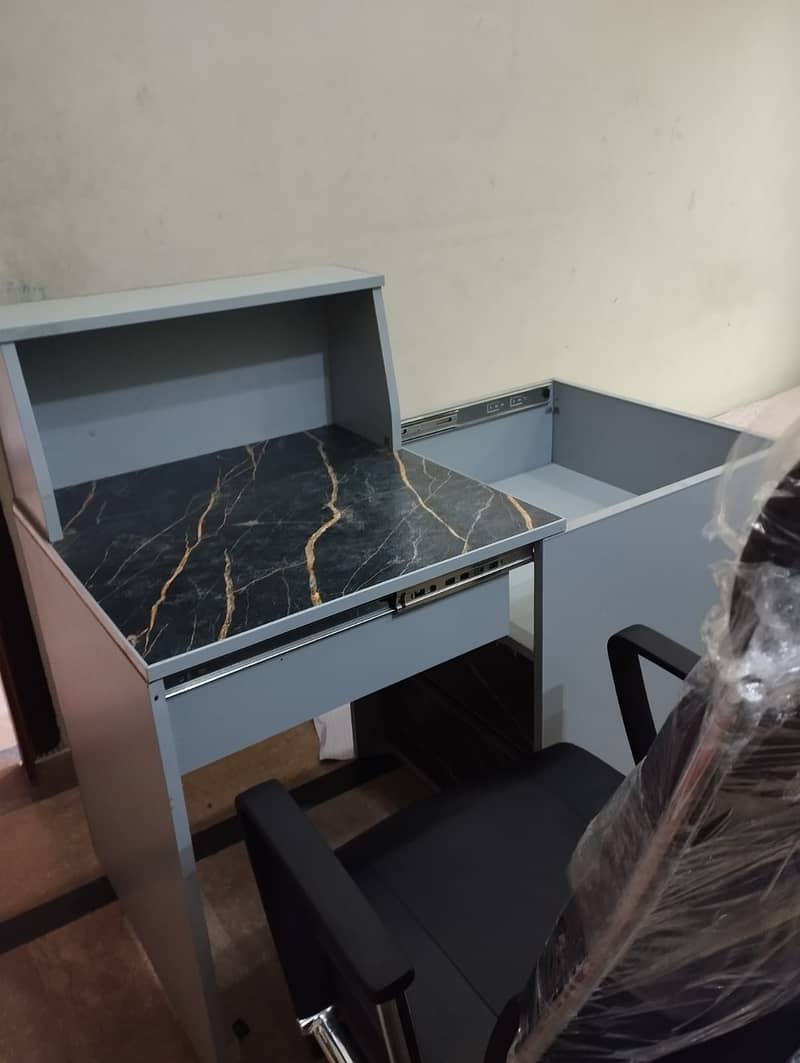Modern Space-Saving Study Table / Work Desk 3