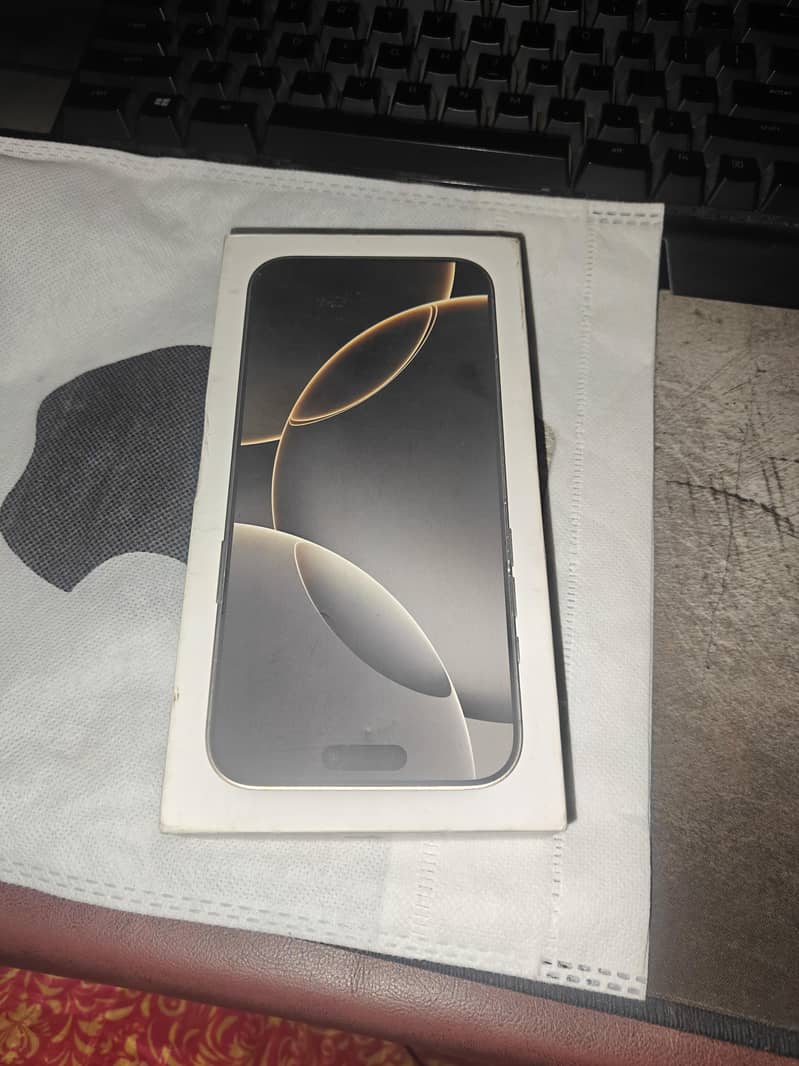 Apple iPhone 16 Pro Max 4
