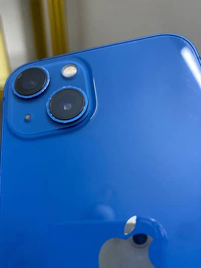 Apple iPhone 13