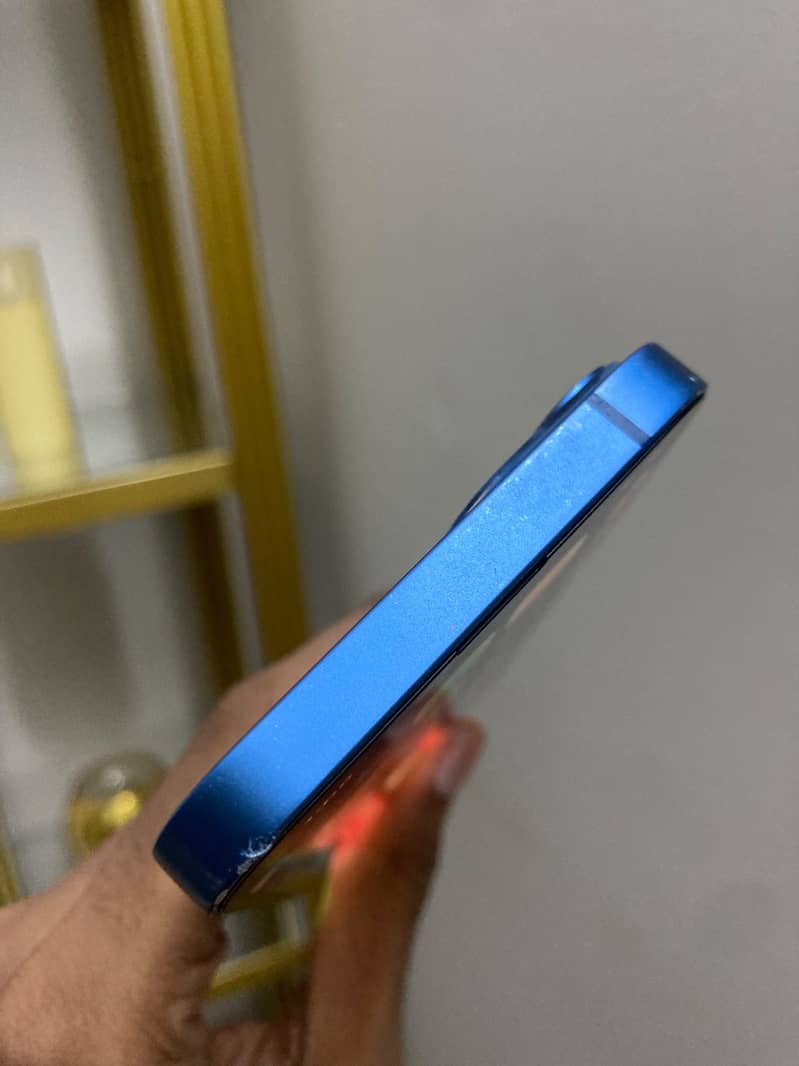 Apple iPhone 13 1