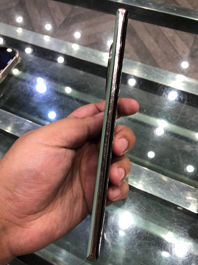 Tecno spark 20 pro plus 4
