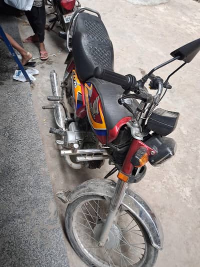 Honda CD 70 2025 Model used 9500 kms