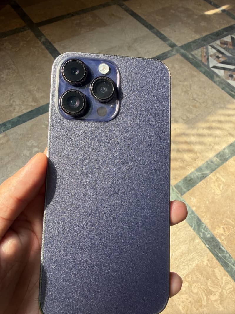 Apple iPhone 14 Pro Max 0
