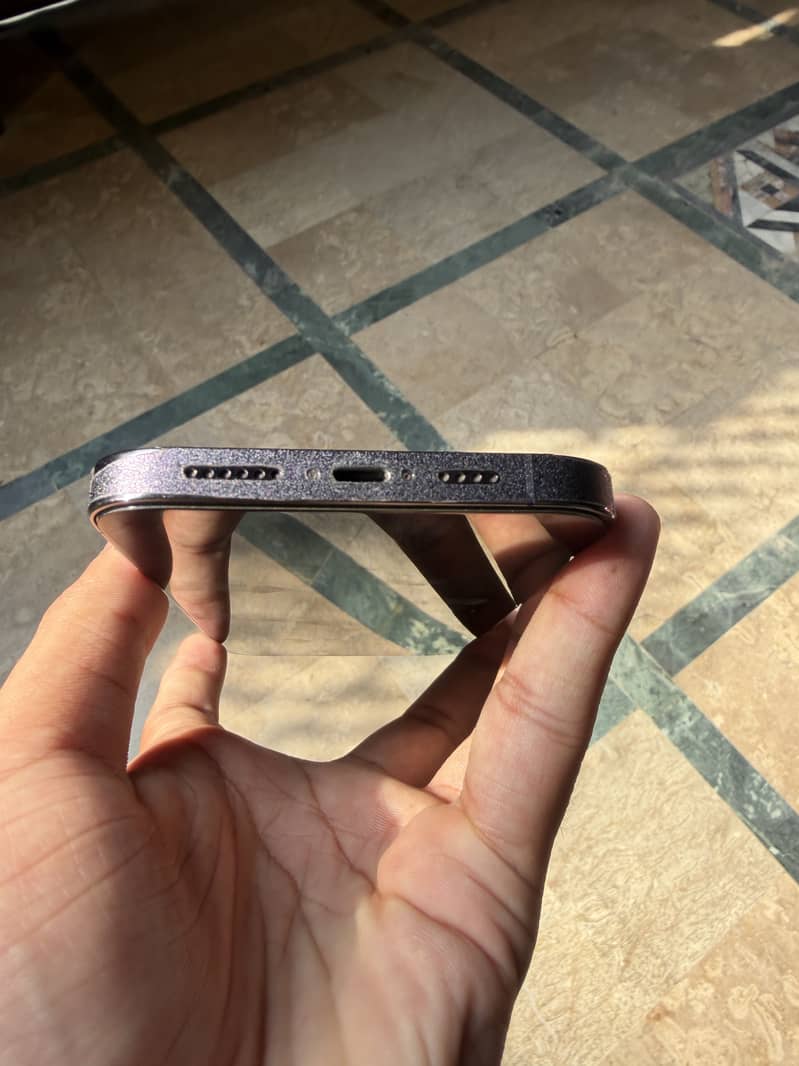 Apple iPhone 14 Pro Max 4