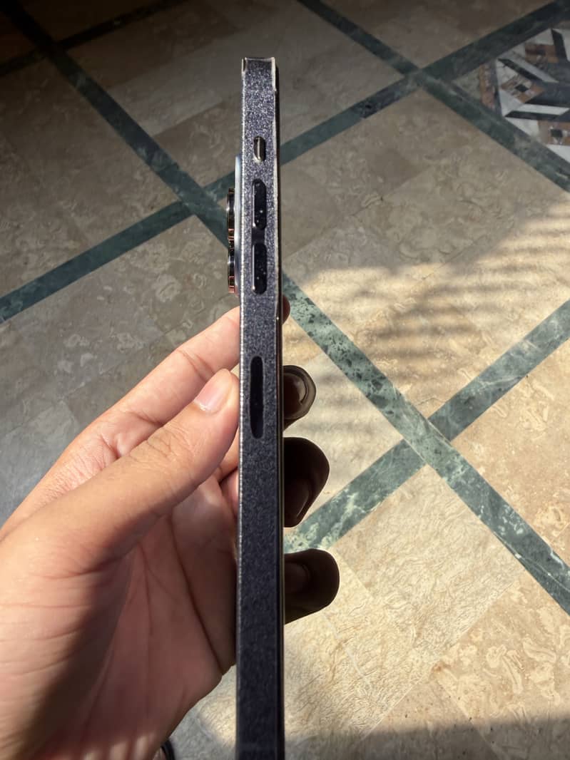 Apple iPhone 14 Pro Max 6
