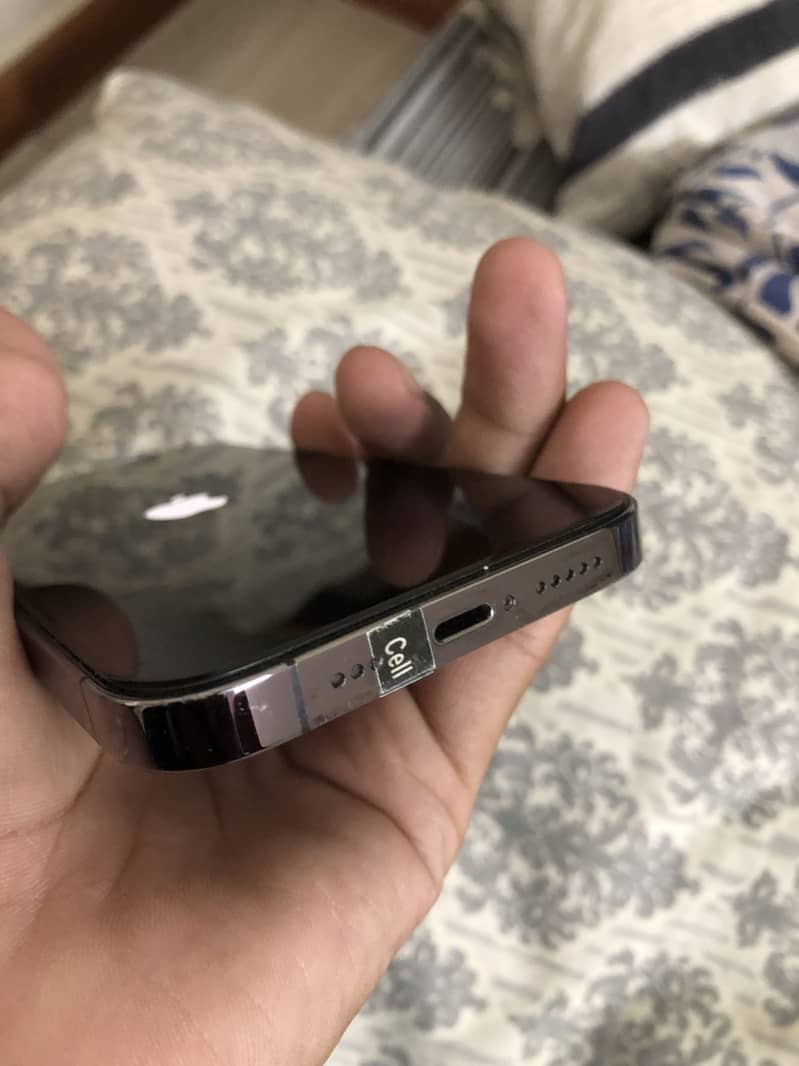 Apple iPhone 14 Pro 2