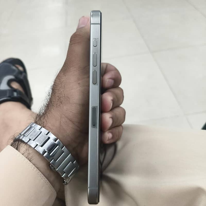Apple iPhone 15 Pro Max 3