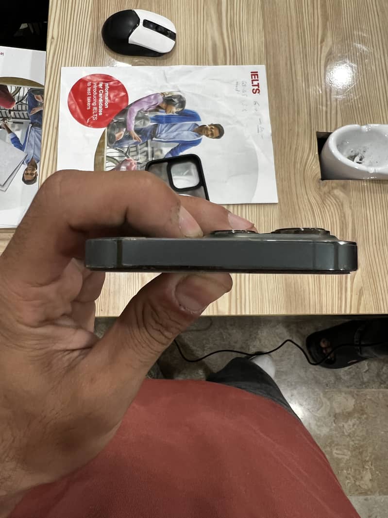 Apple iPhone 13 Pro 4