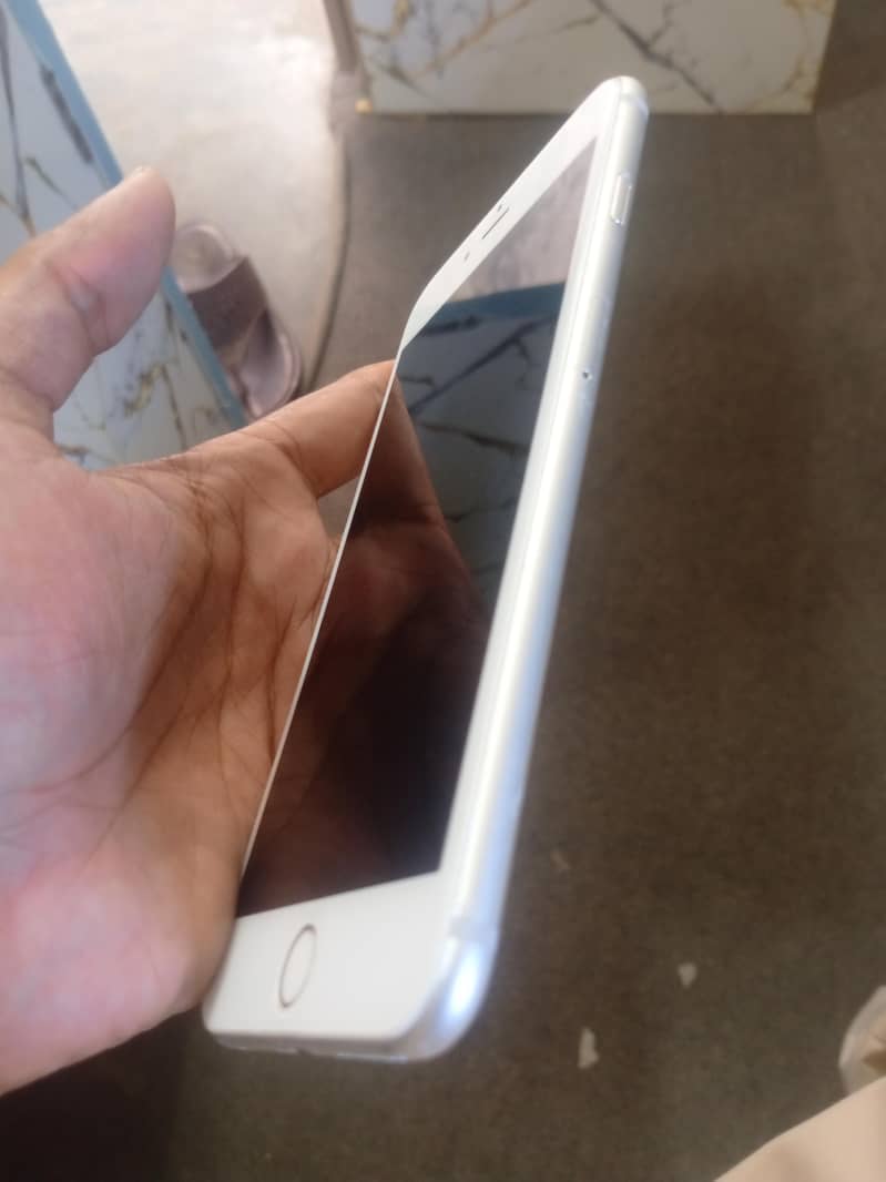 Apple iPhone 6S Plus 2