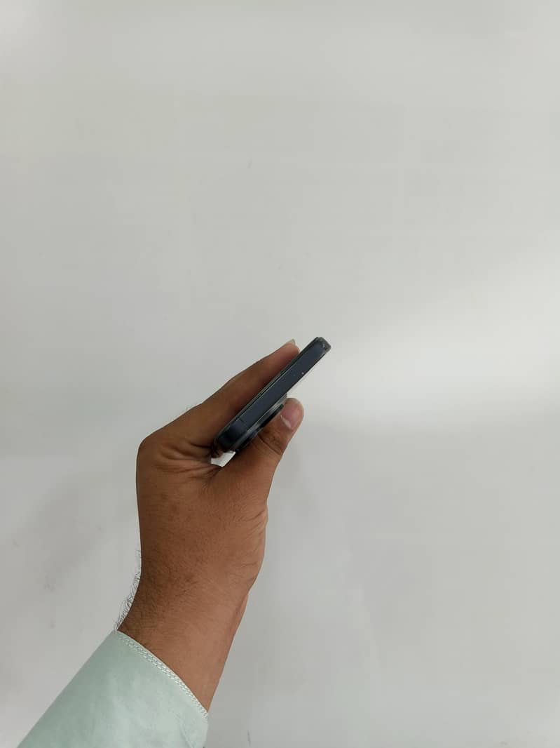 Apple iPhone 15 Pro Max 5