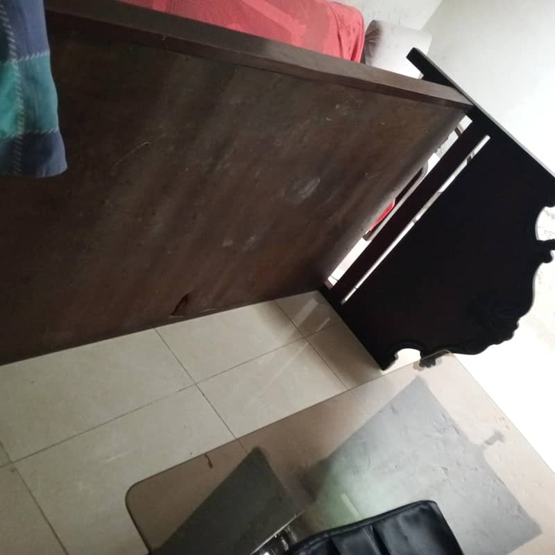 Single bed 0