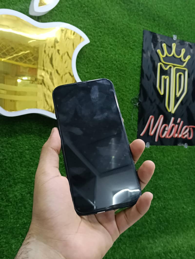 Apple iPhone 16 jv 4