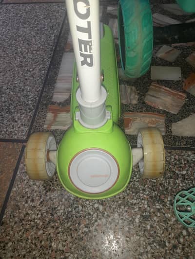fibre plastic scoty