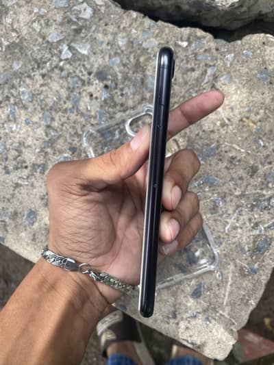 Apple iPhone SE