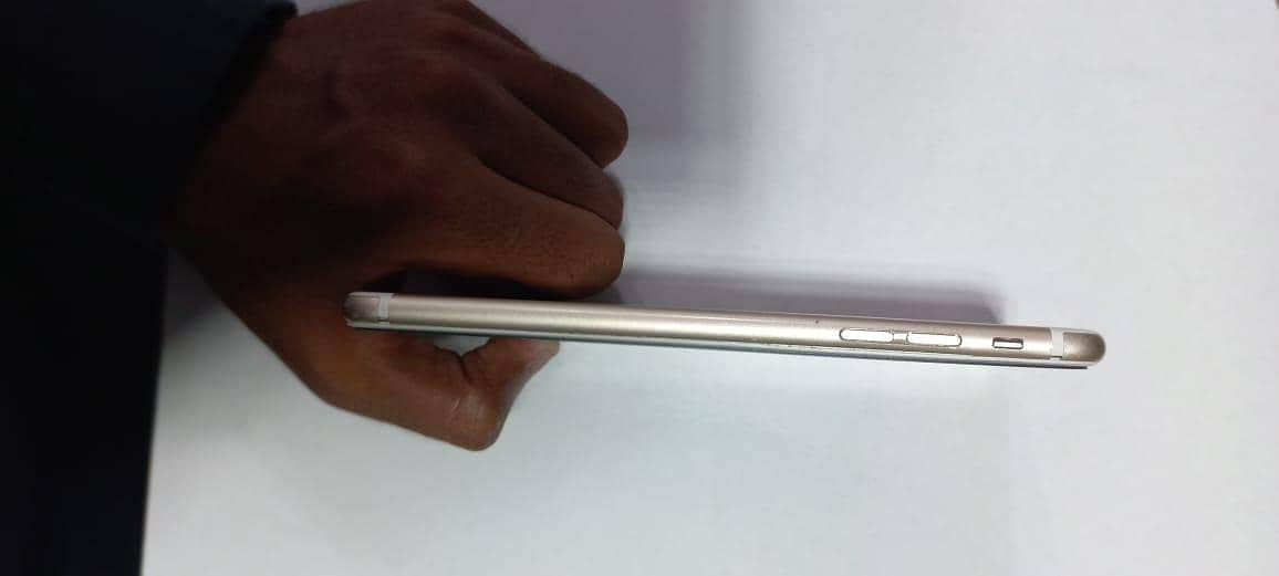 iPhone 6S Plus 4
