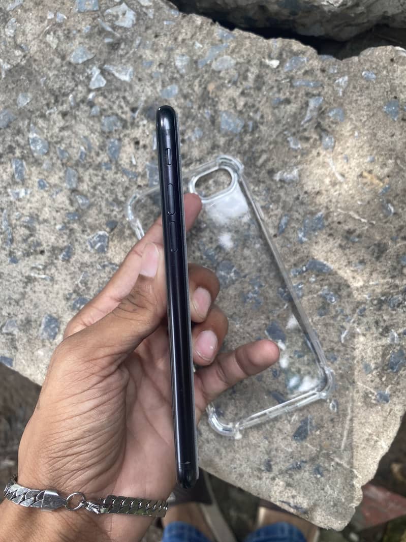 Apple iPhone SE 3