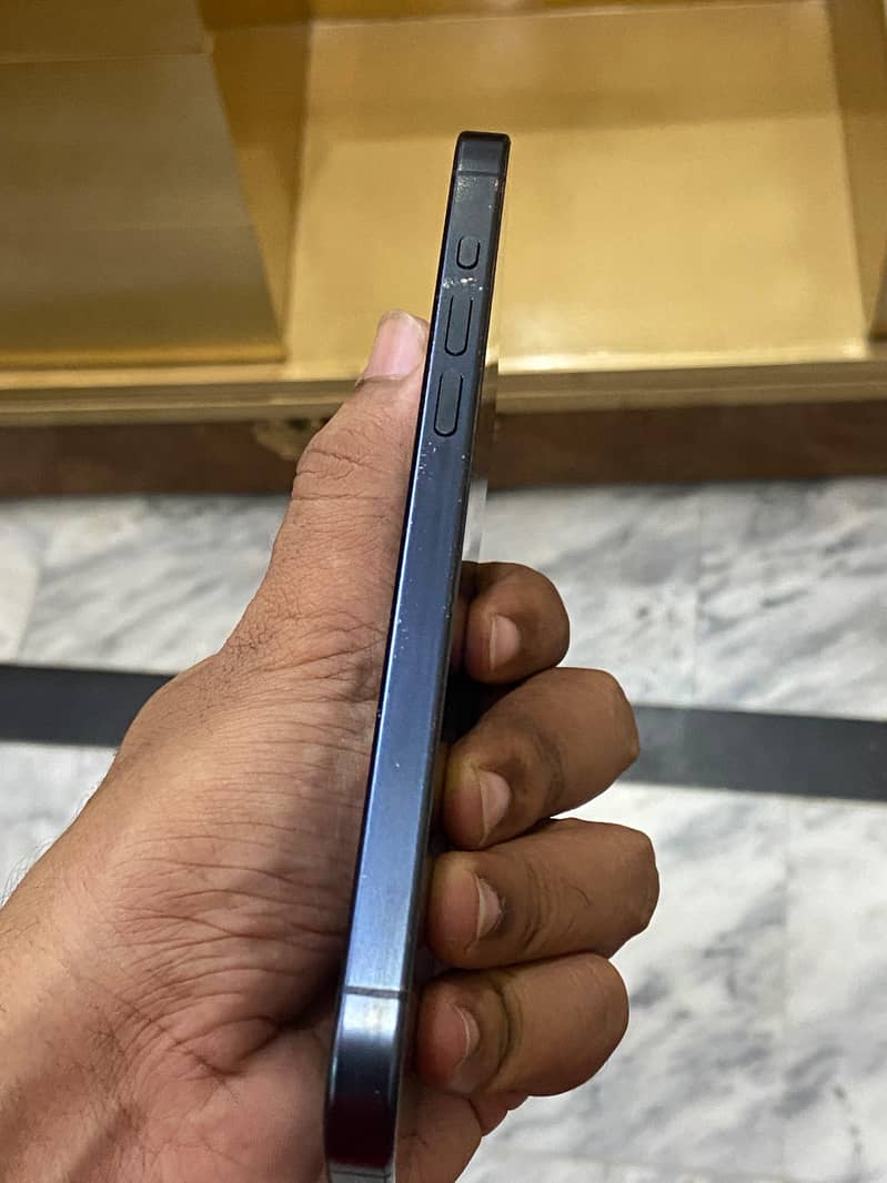 Apple iPhone 15 Pro Max 5