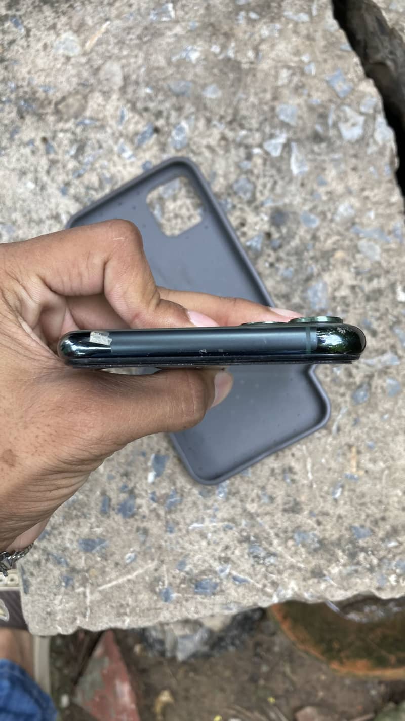 Apple iPhone 11 Pro Max 1