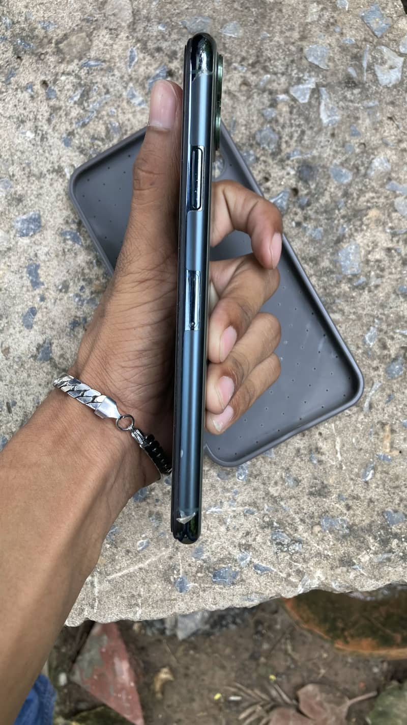 Apple iPhone 11 Pro Max 5