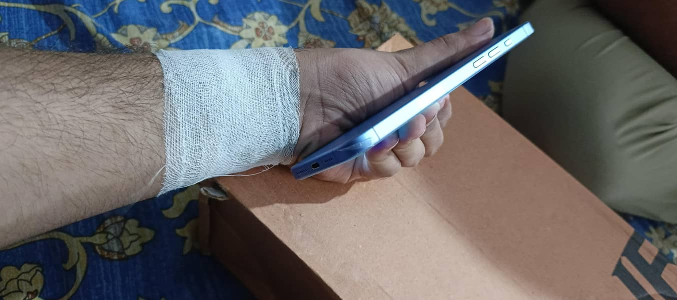 Apple iPhone 16 Plus 4