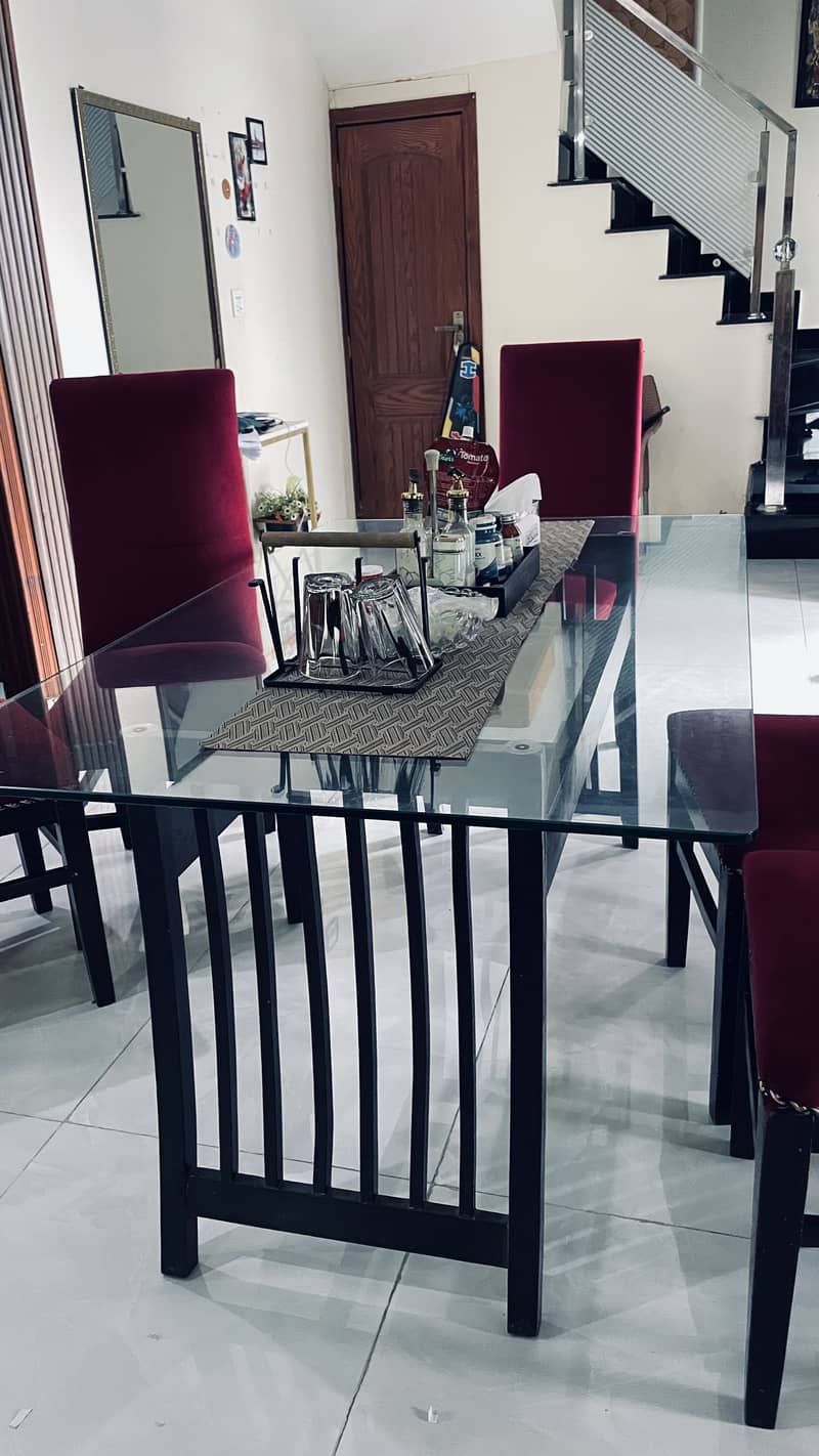 Dining table 0