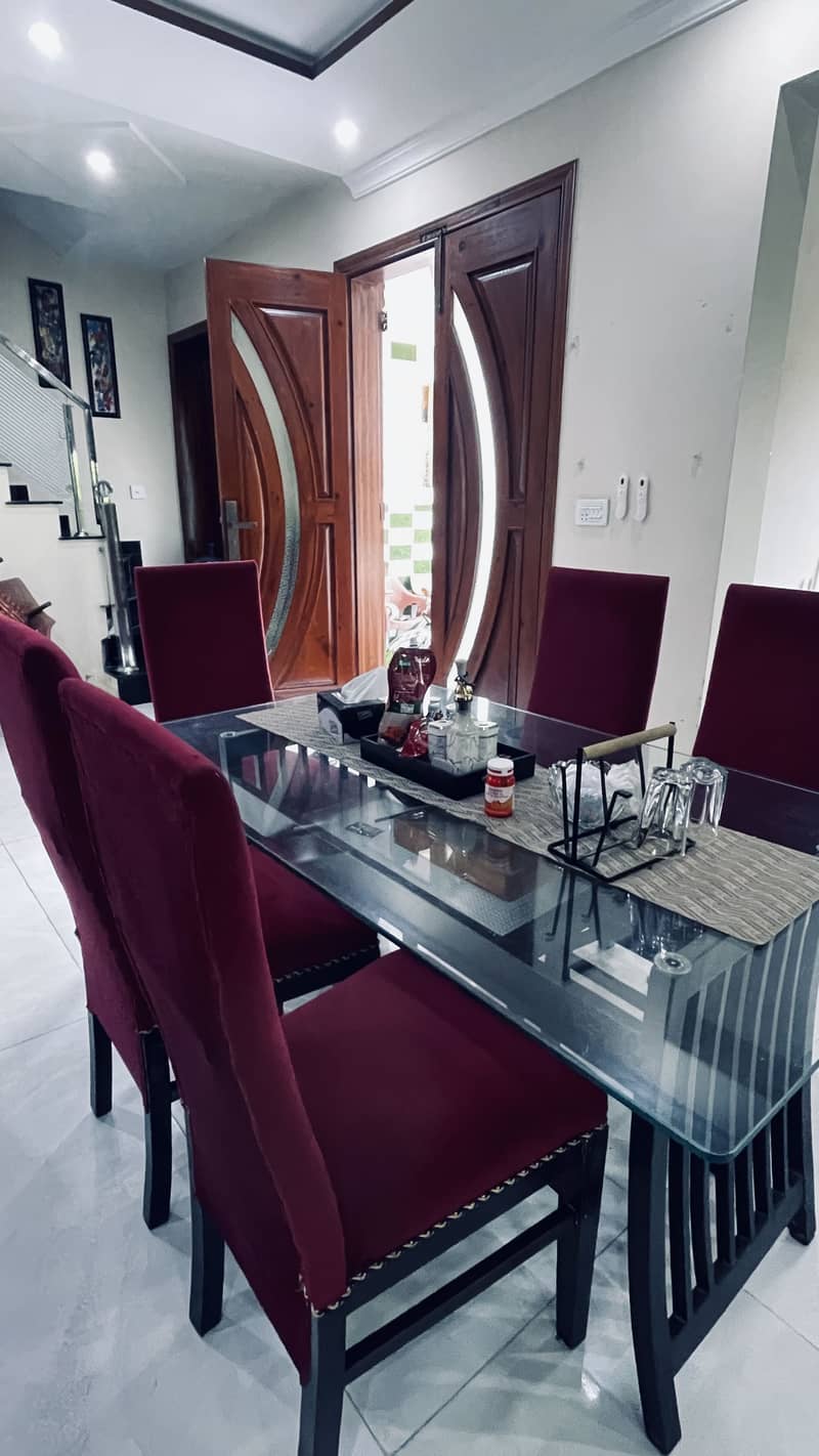 Dining table 3
