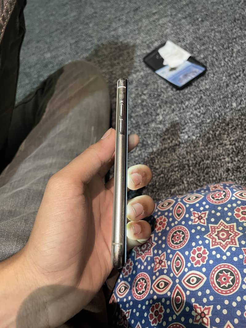 Apple iPhone X 0