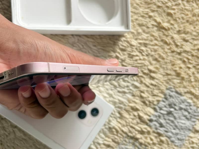 Apple iPhone 13 2