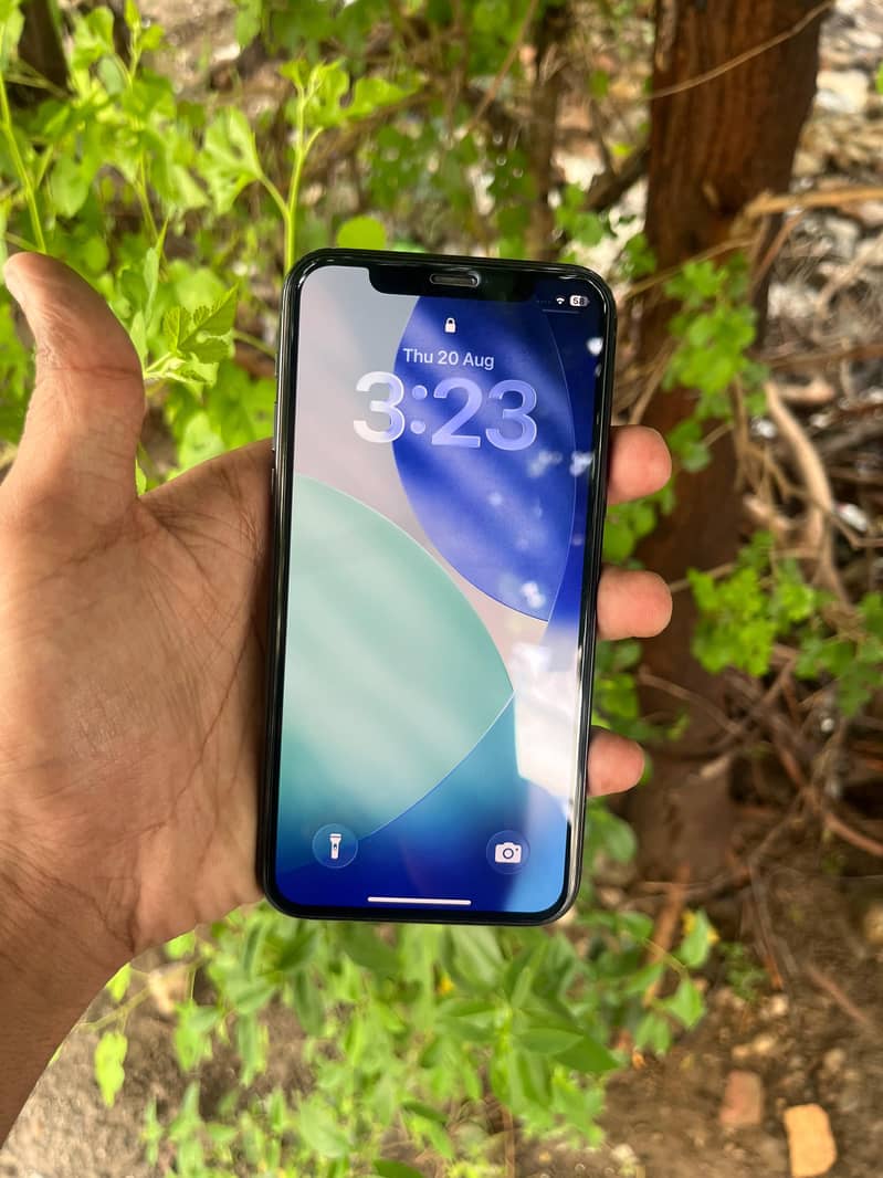 Apple iPhone 11 Pro 1