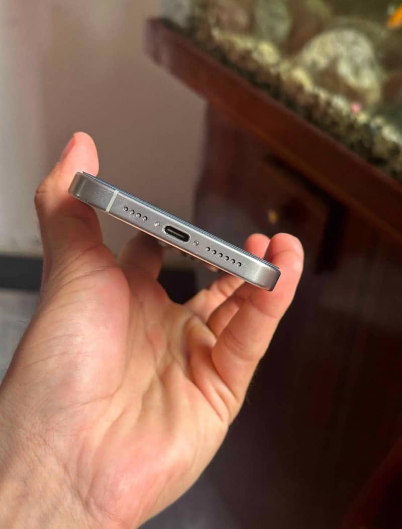Apple iPhone 15 Pro Max 3