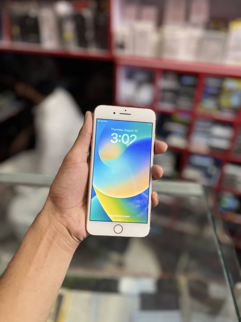 Apple iPhone 8 Plus 1